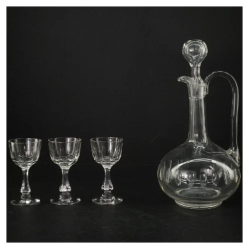 Karafler og vinglas sæt (str. H af flaske. 27 cm)