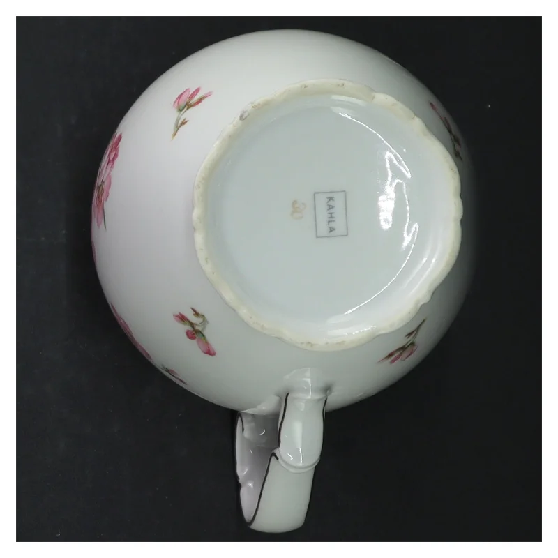 Porcelænsmælkekande med blomstermønster fra Kahla (str. H. 15 cm)