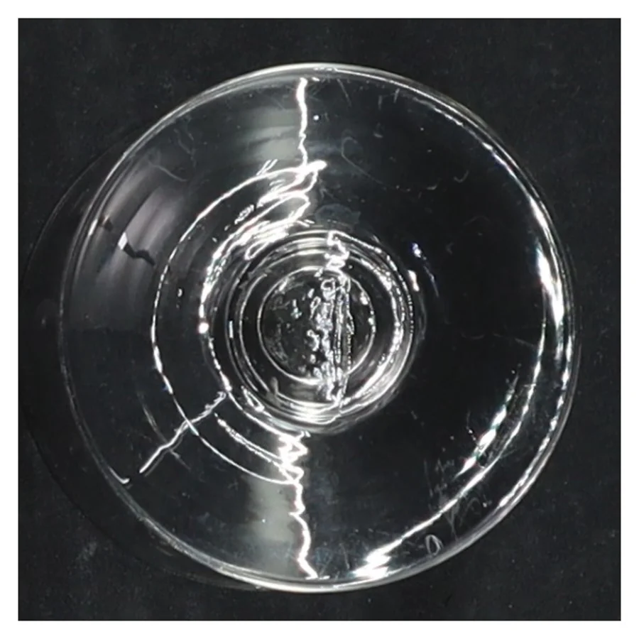 Vinglas med fod (str. H. 9,5 cm. ø. 5,5 cm)