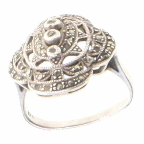 Sølv ring med filigran mønster (str. Ø 52 mm)