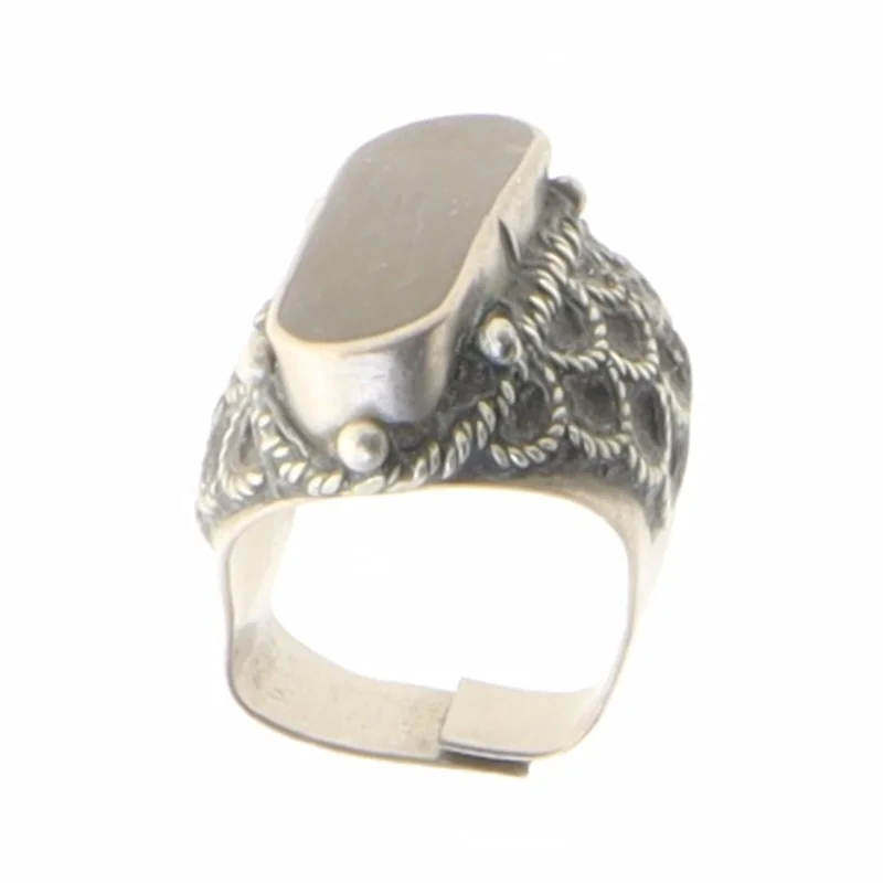 Vintage ring med grå sten (str. Ø 50 mm)