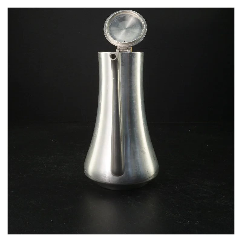 Støbt kande i tin med træhåndtag (str. 20 cm)