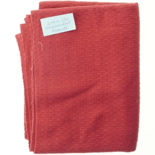 Rødt bomulds tekstil (str. 200 x 130 cm)