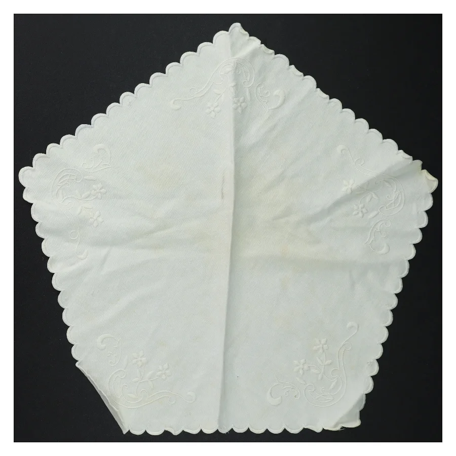 Broderet serviet (str. 33 x 34 cm)