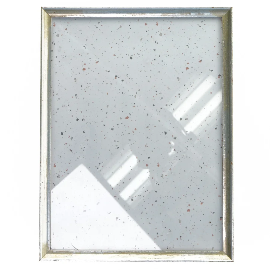 Sølvfarvet billedramme (str. 25x19 cm)