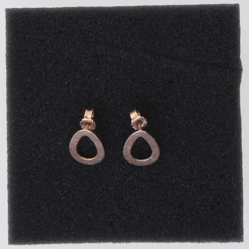 Øreringe i rosaguld farve