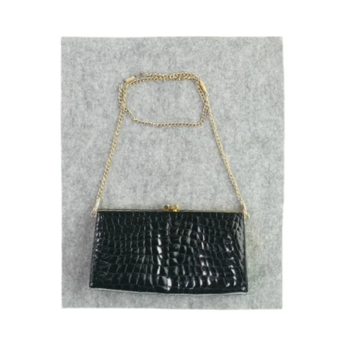 Skuldertaske med klik åbning (str. LB: 23x13 cm)