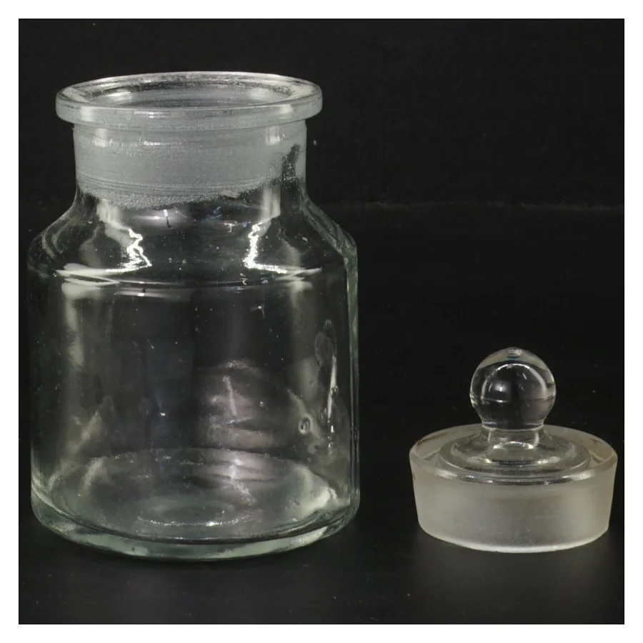 Glasbeholder med låg (str. 13 cm)