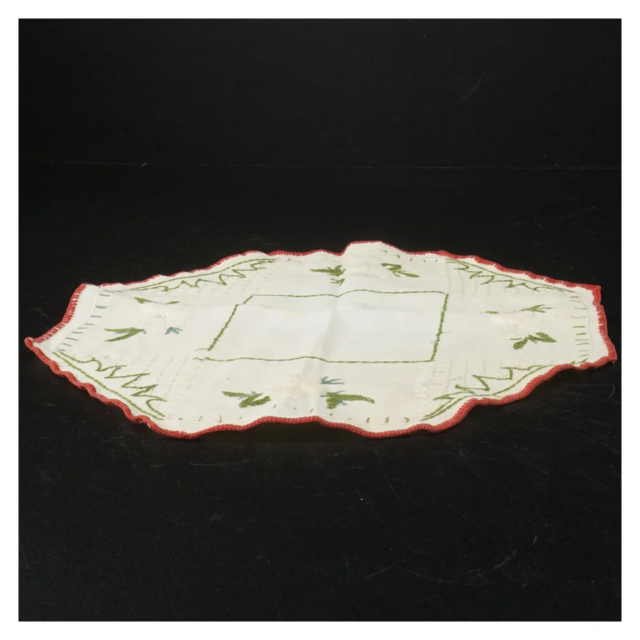 Broderet lysedug (str. 27 x 27 cm)