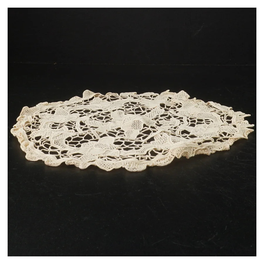 Hæklet borddug (str. 30 cm)