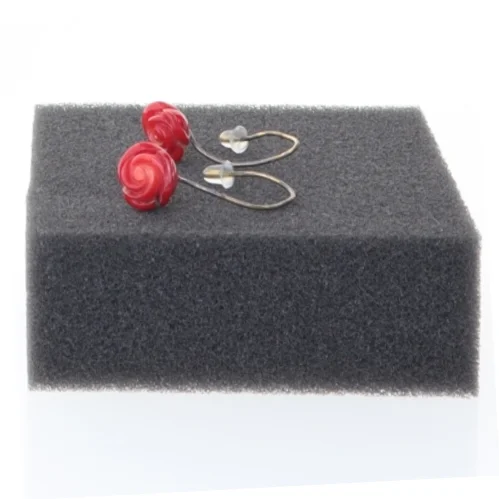 Røde blomsterøreringe