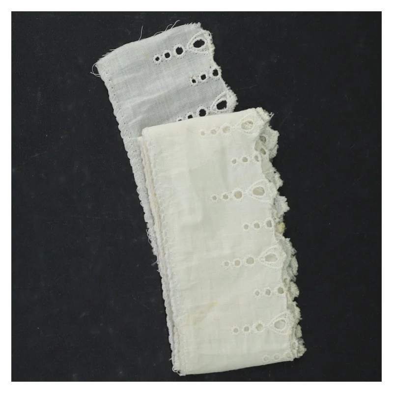 Hvid blondekant (str. 120 cm. x. 5 cm)