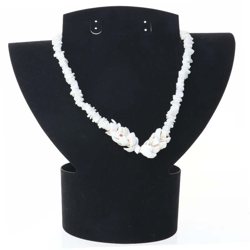 Smykke med skaller (str. 41 cm)