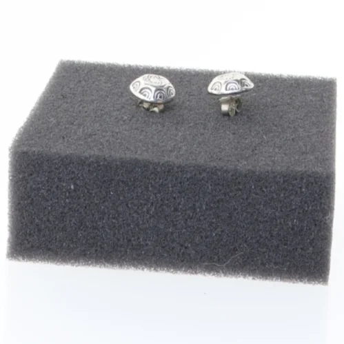 Sølvøreringe med mønster