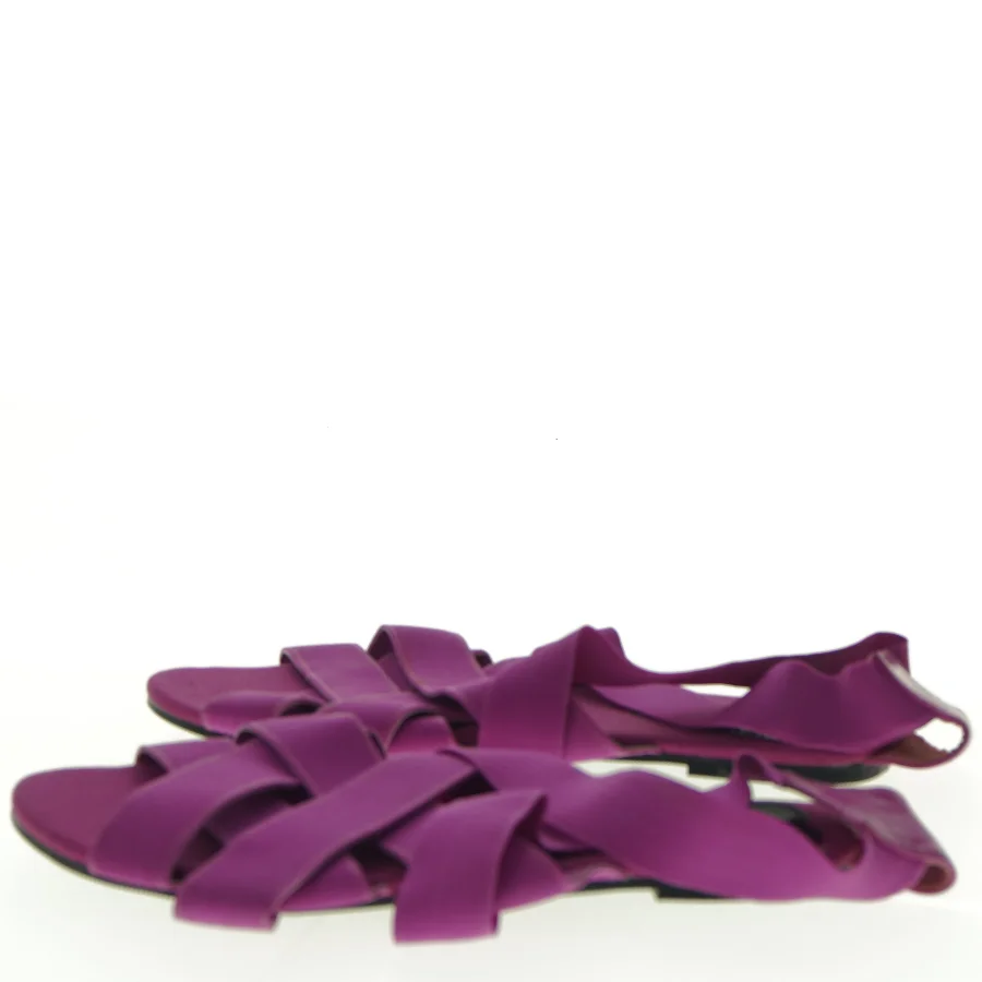 Violette sandaler med krydsremme fra Divided (str. 37)