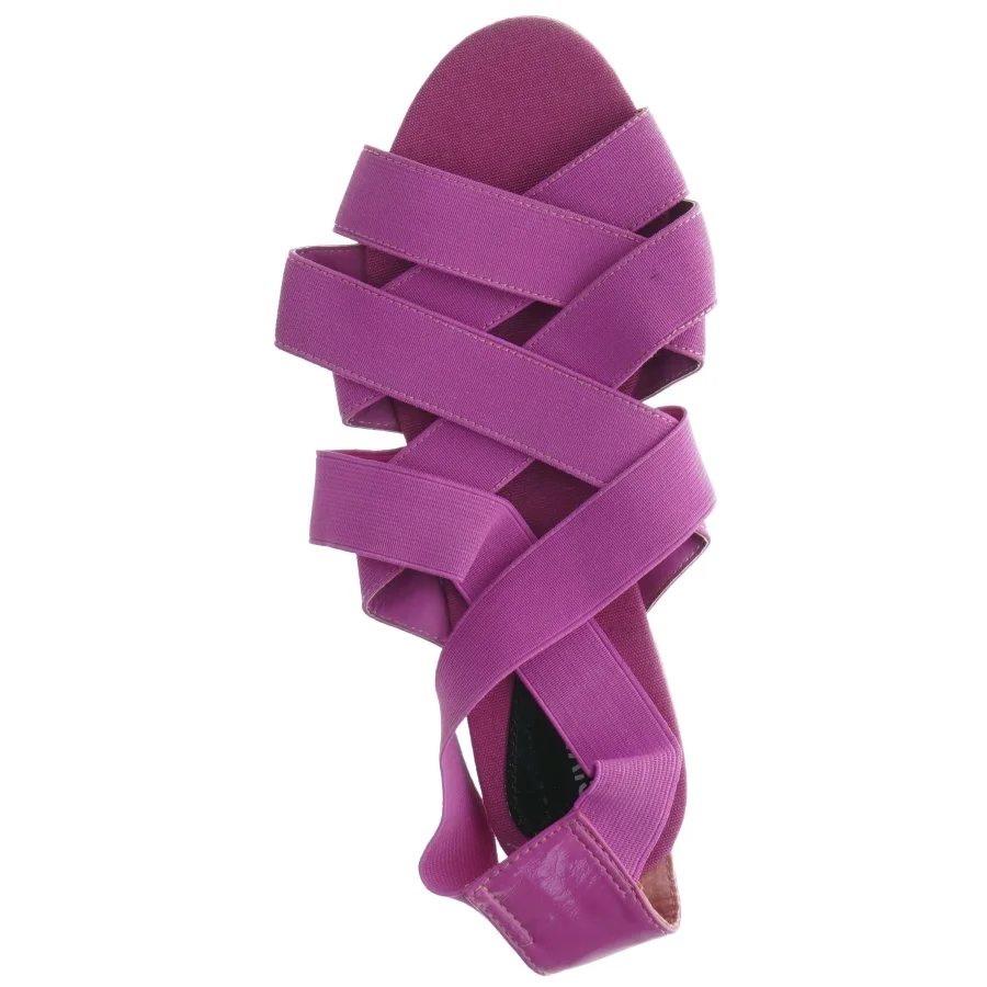 Violette sandaler med krydsremme fra Divided (str. 37)
