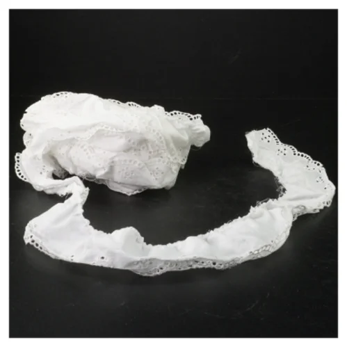 Hvid feston blondekant (str. 6-7 m)