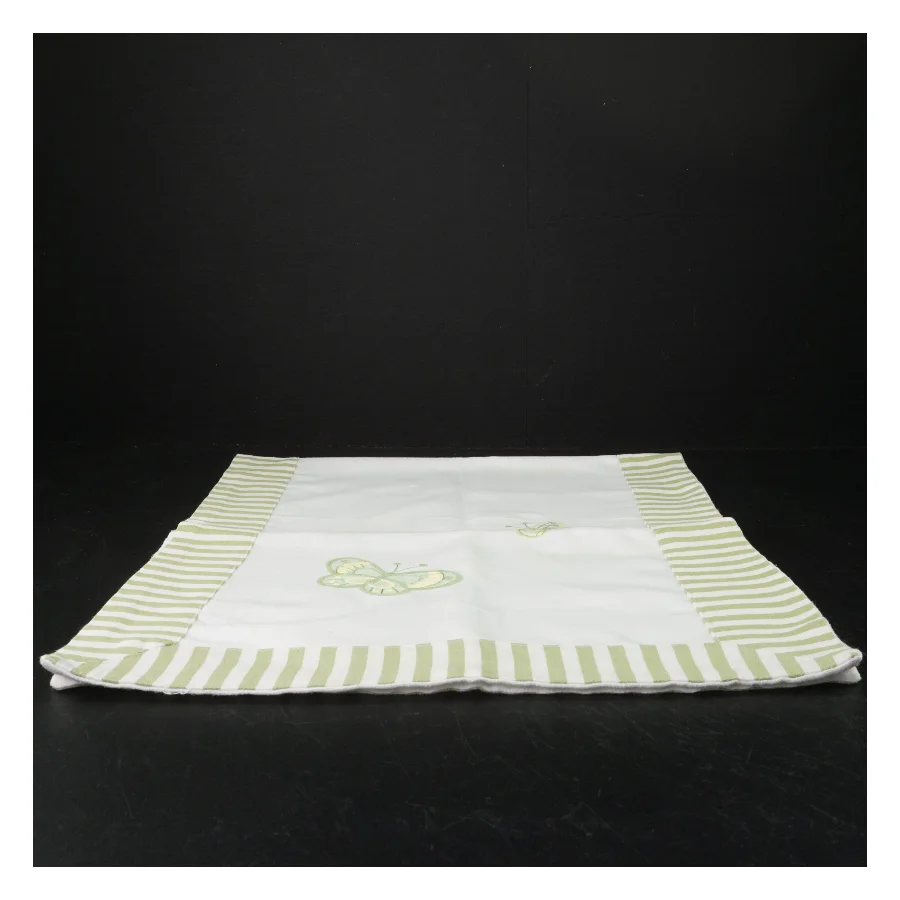 Duge med broderet sommerfugl (str. 90 x 34 cm)