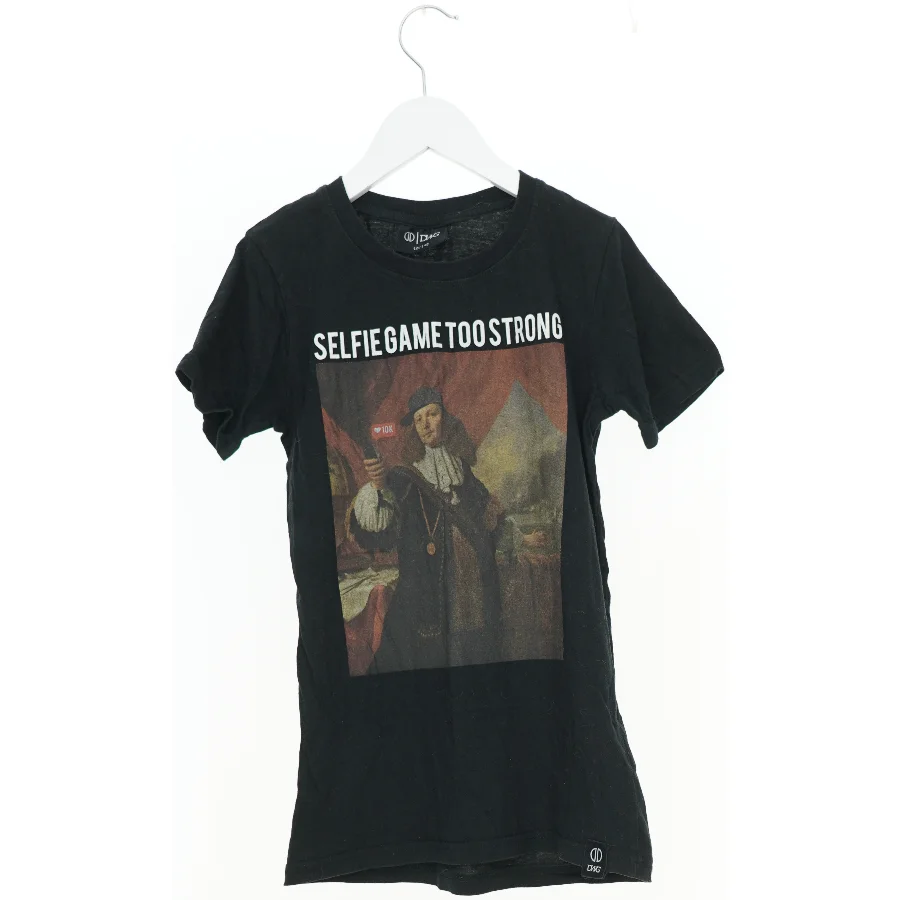 T-Shirt fra DWG (str. 140 cm)