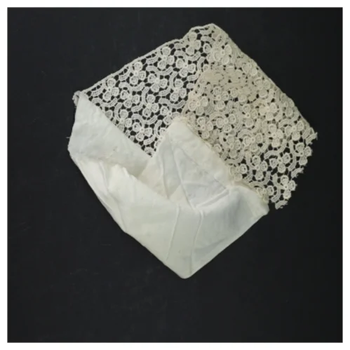 Hvidt blonde tekstil (str. 24 x 10 cm)