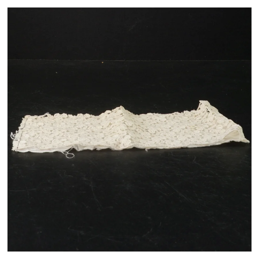 Hvidt blonde tekstil (str. 24 x 10 cm)