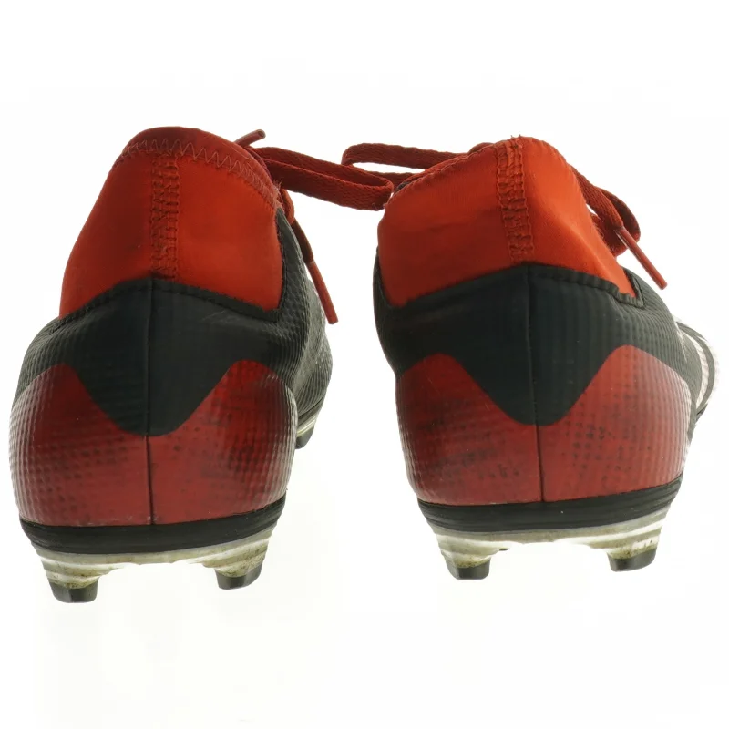 Fodboldstøvler fra Adidas (str. 37,5)