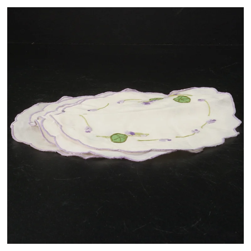 Broderede servietter (str. 20 cm)