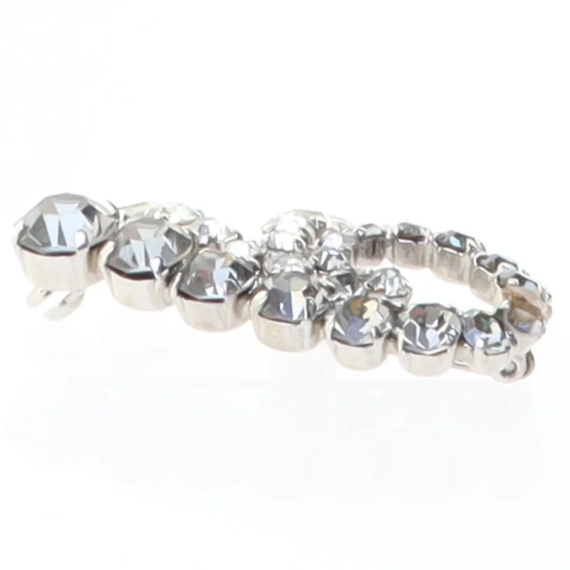 Sølvfarvet broche med sten (str. 4 cm)