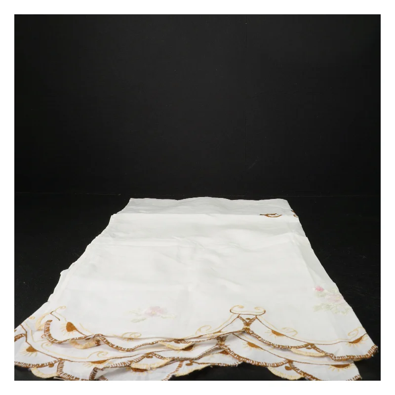 Broderet dug (str. 50 x 130 cm)