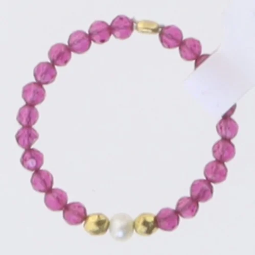 Perlearmbånd med guld- og perledetaljer (str. 52)