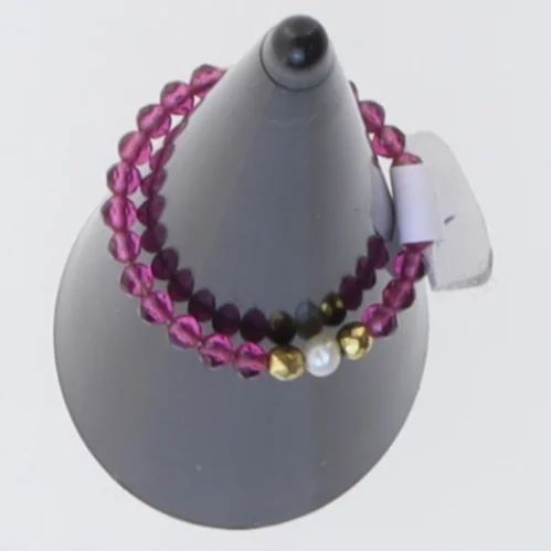 Perlearmbånd med guld- og perledetaljer (str. 52)