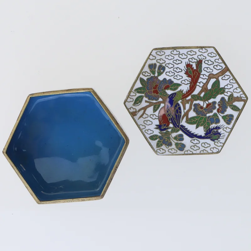 Keramisk smykkeskrin med låg (str. 6,5 x 6 x 4 cm)