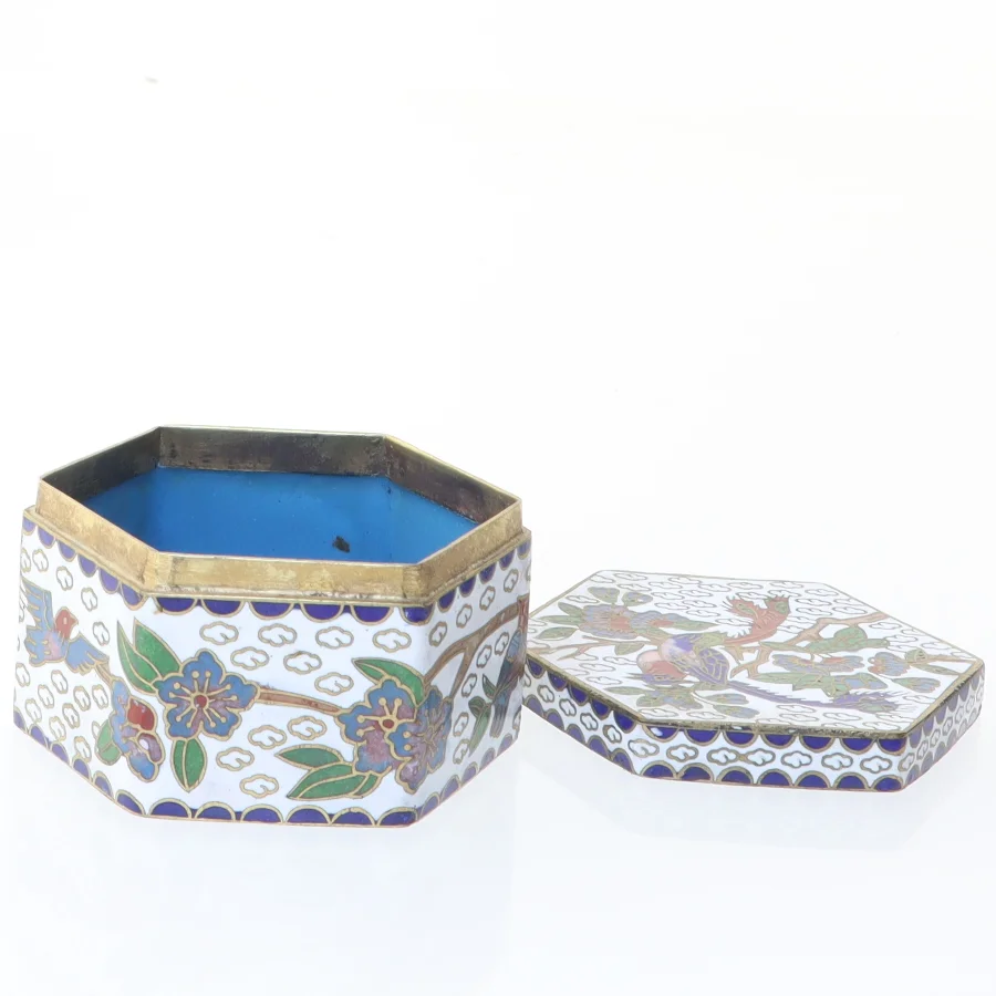 Keramisk smykkeskrin med låg (str. 6,5 x 6 x 4 cm)