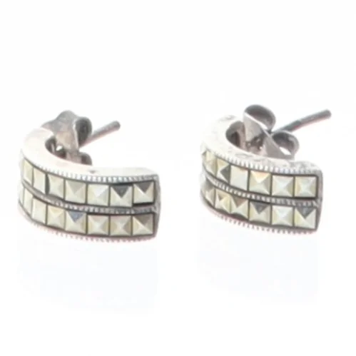 Sølvøreringe med mønster