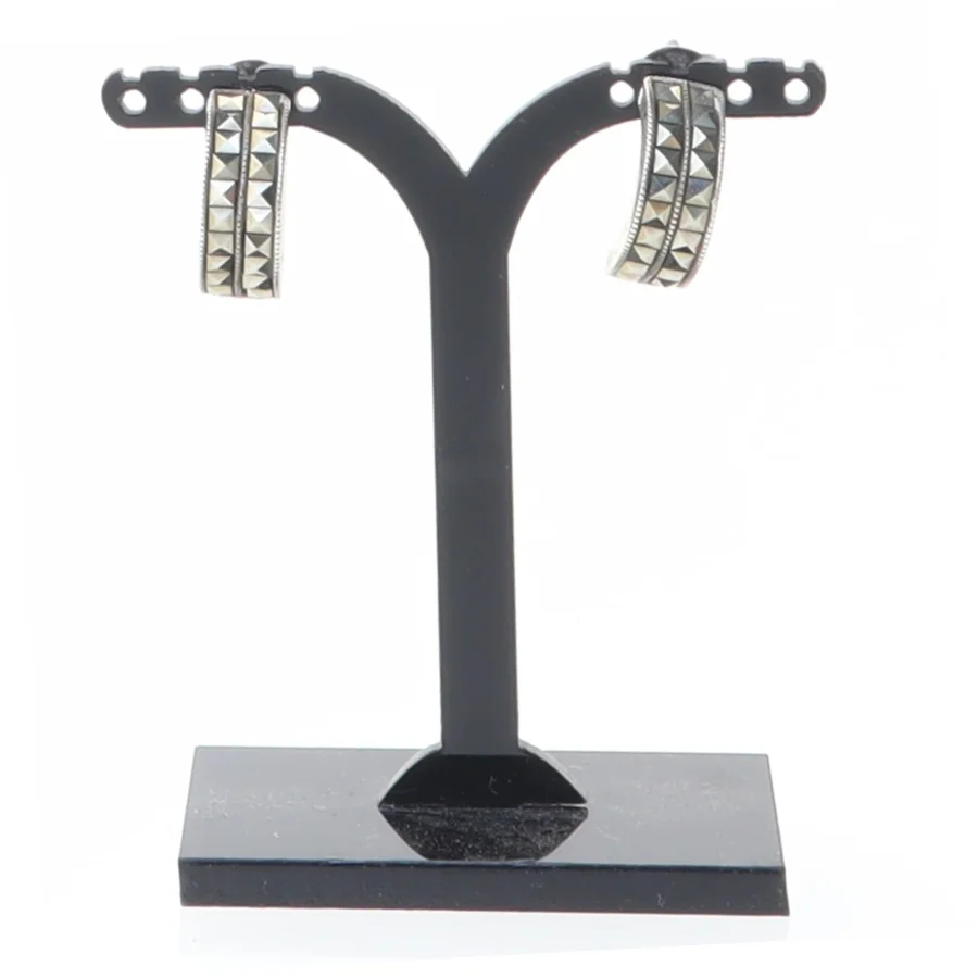 Sølvøreringe med mønster