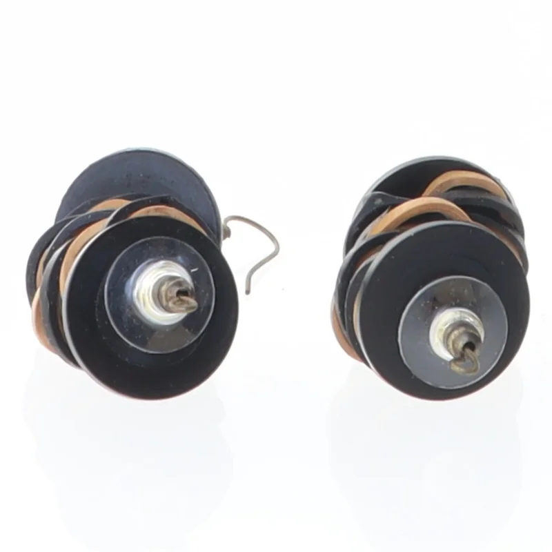 Håndlavede øreringe med perler og træ (str. 4,5 cm)