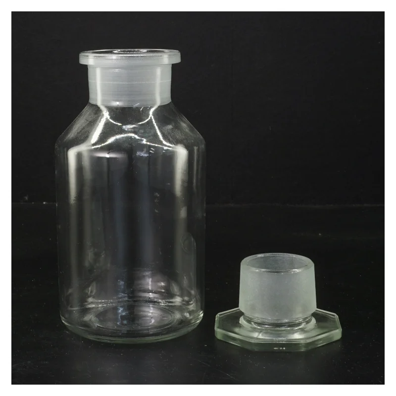 Glasflaske med låg (str. 18 cm)