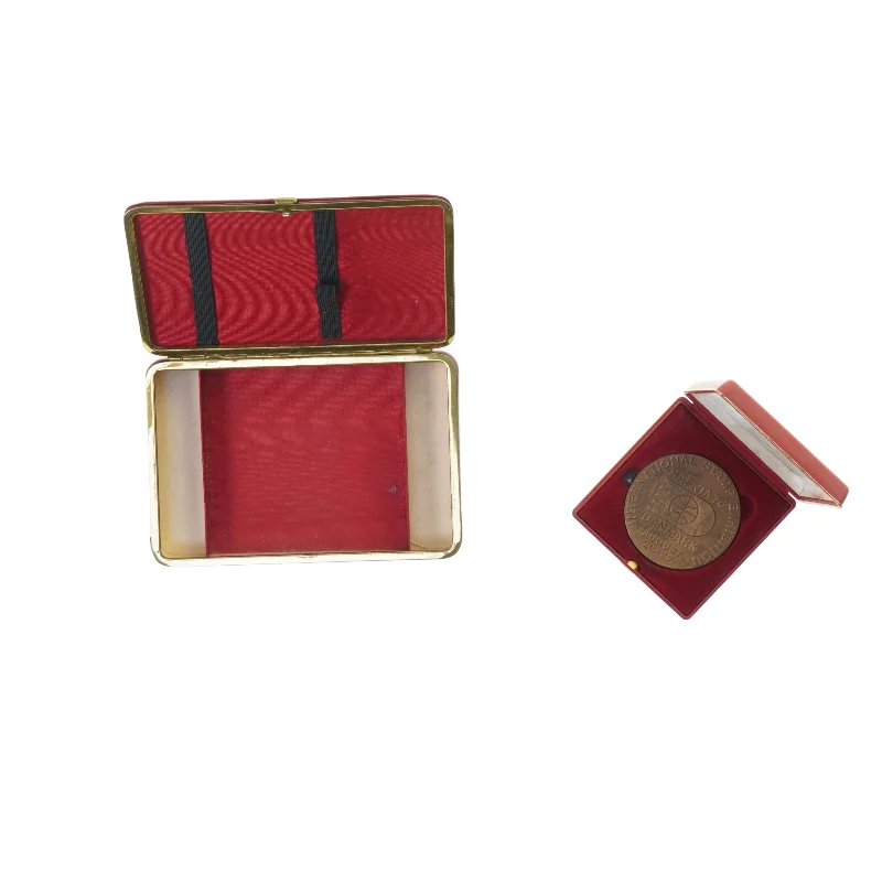 Etui og medalje (str. 9 cm 16 garanti cm)