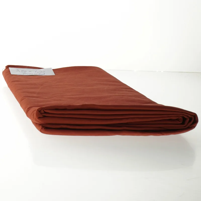 Bordeauxrødt tekstil (str. 300 x 130 cm)