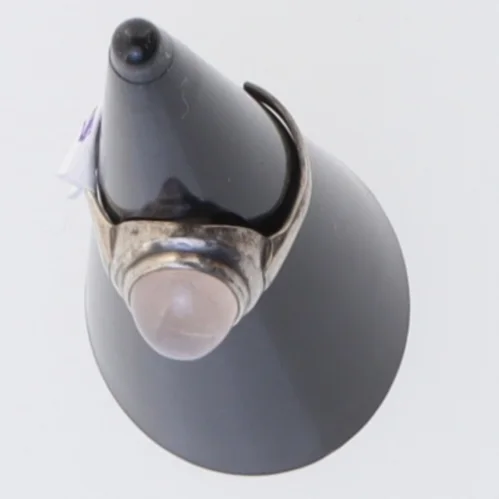 Sølvring med sten (str. 47)