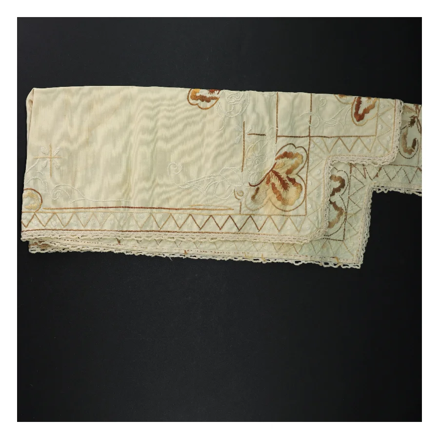 Vintage, broderet bordløber (str. 90 x 33 cm)