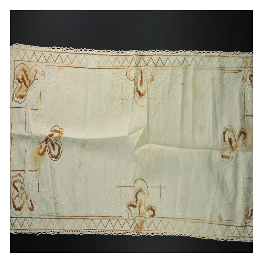 Vintage, broderet bordløber (str. 90 x 33 cm)