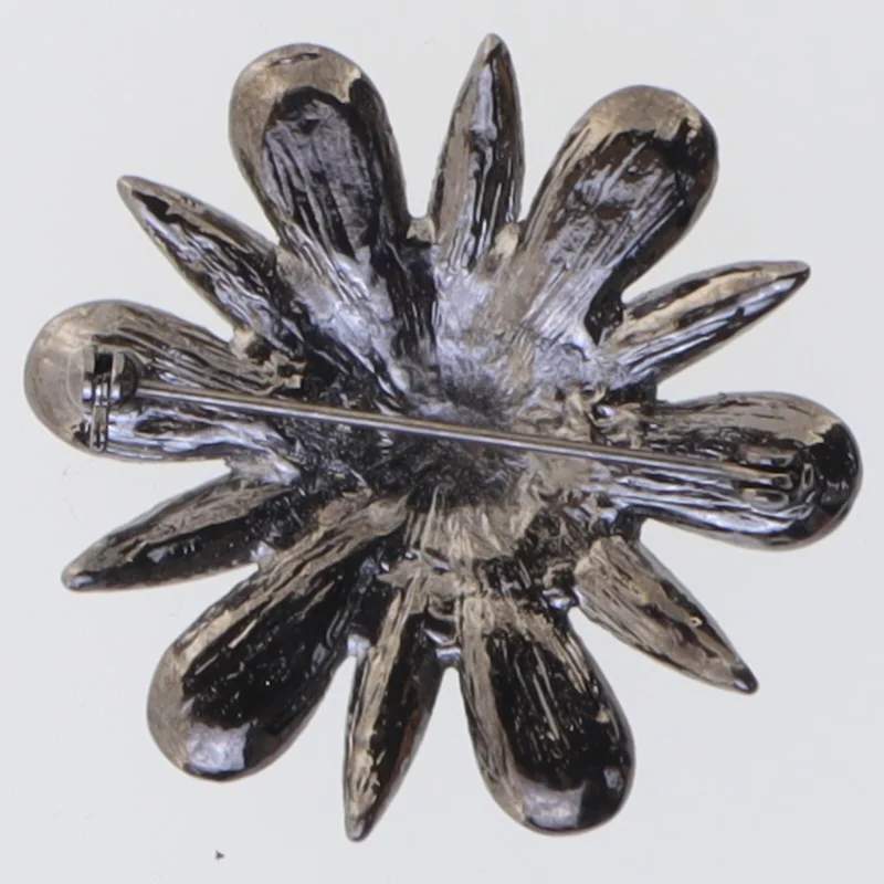 Broche med sten (str. 4,5 cm)