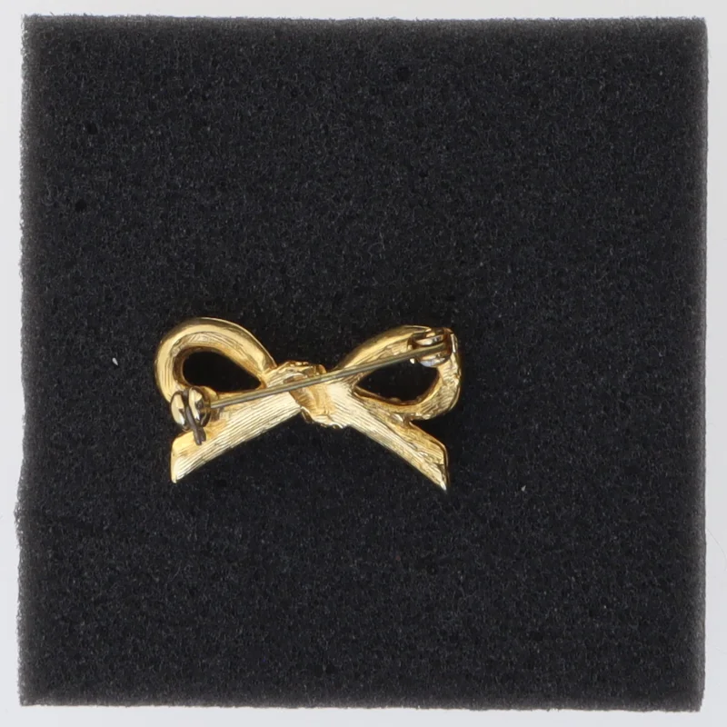 Gylden broche med simulerede diamanter (str. 3 cm)