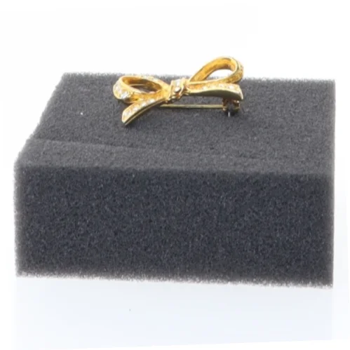 Gylden broche med simulerede diamanter (str. 3 cm)