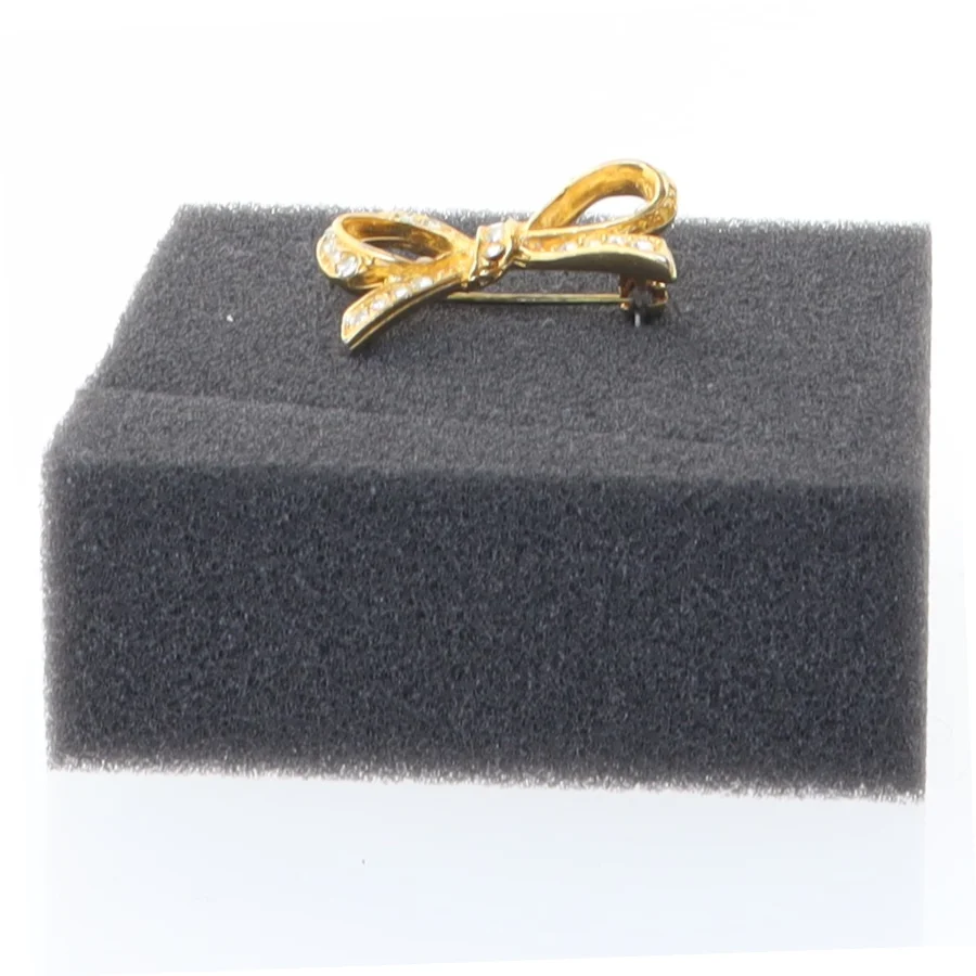 Gylden broche med simulerede diamanter (str. 3 cm)