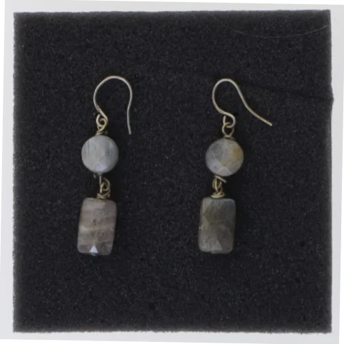 Øreringe med sten (str. 2,5 cm)