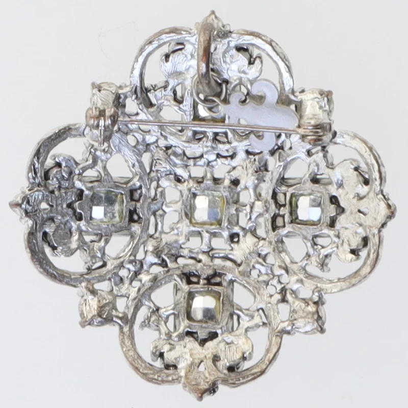 Dekorativ broche (str. 5 x 5 cm)