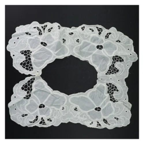 Hvid pyntedug (str. 40 x 35 cm)