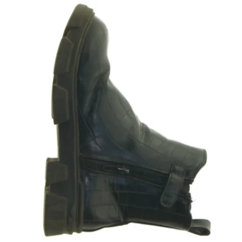 Sorte krokodilleprægede støvler (str. 32)